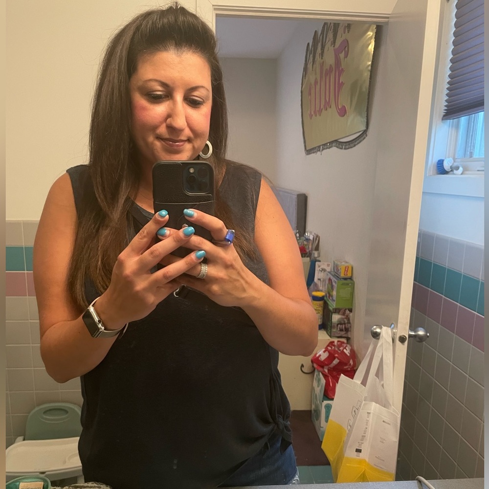 Meet your Posher, Sari